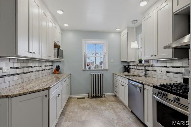 6635 Devonshire Avenue, St Louis, MO 63109