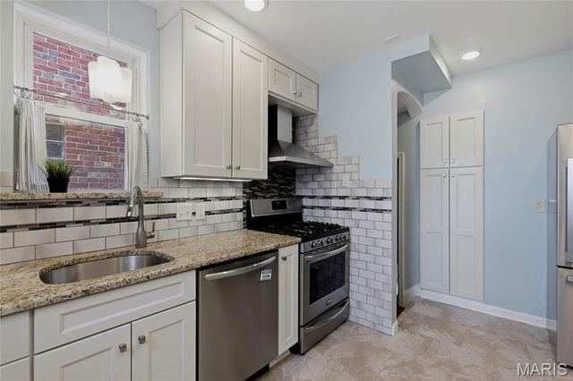 6635 Devonshire Avenue, St Louis, MO 63109