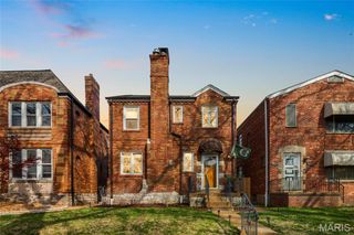 6635 Devonshire Avenue, St Louis, MO 63109