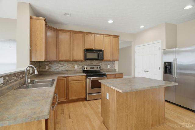 8332 Misty Shore Drive, West Chester, OH 45069
