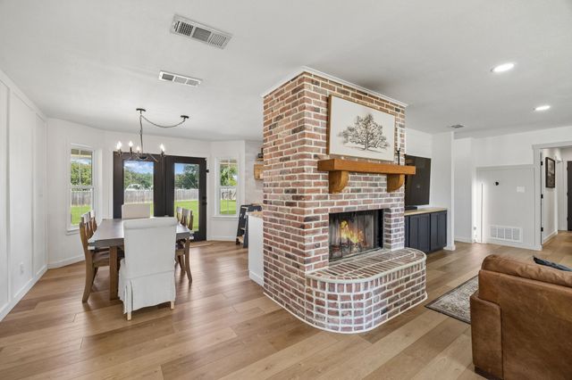 9400 Dickson Road, Fort Worth, TX 76179