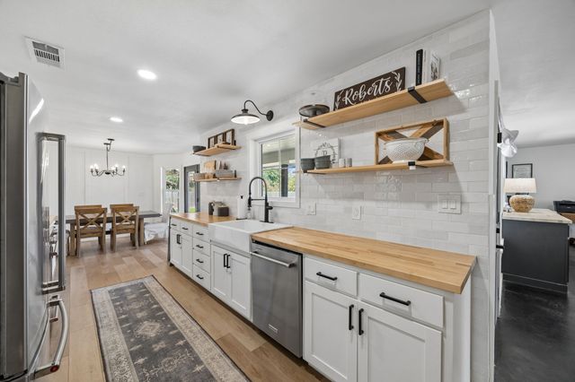 9400 Dickson Road, Fort Worth, TX 76179