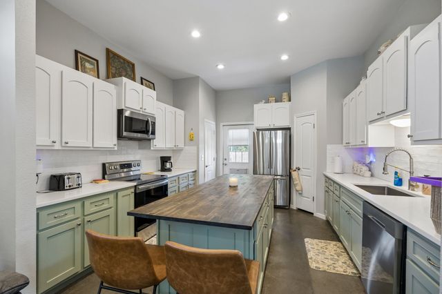 9400 Dickson Road, Fort Worth, TX 76179