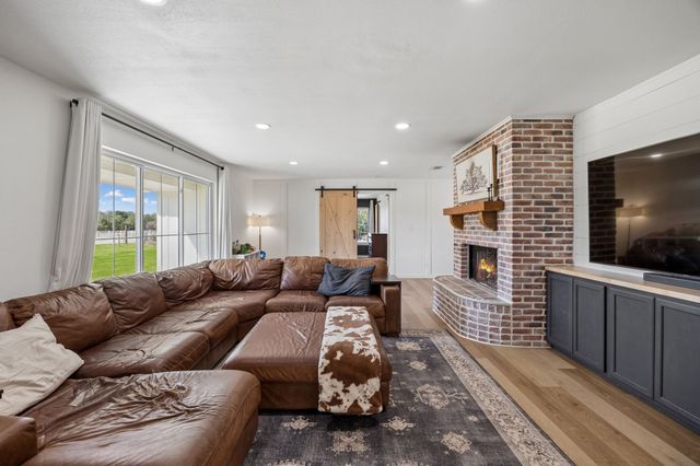 9400 Dickson Road, Fort Worth, TX 76179