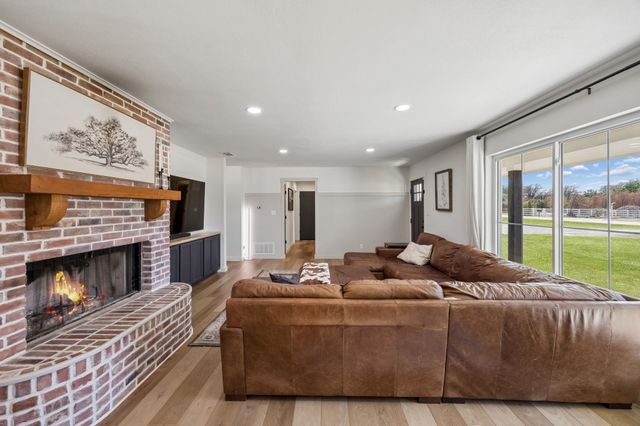 9400 Dickson Road, Fort Worth, TX 76179