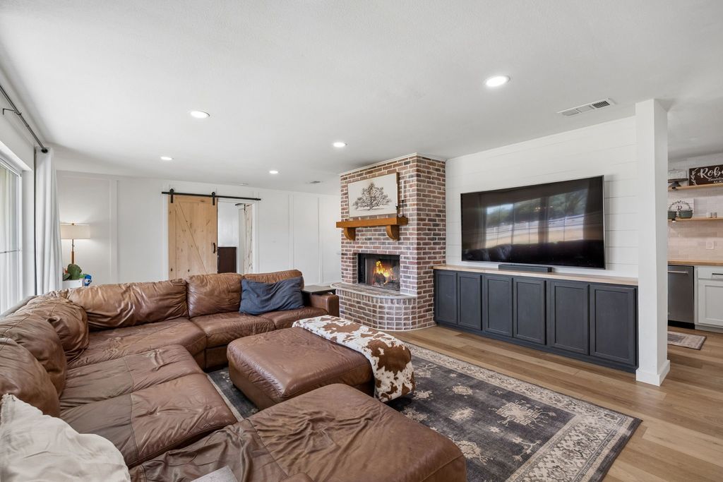 9400 Dickson Road, Fort Worth, TX 76179 — photo 5