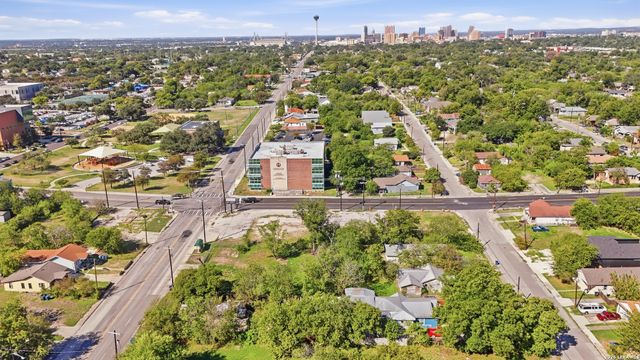 2611 E Commerce St, San Antonio, TX 78203