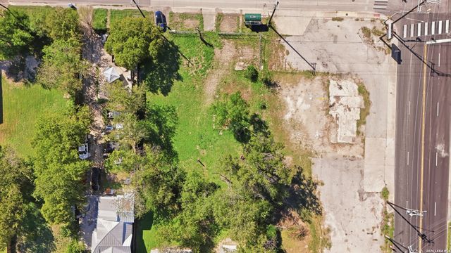 2611 E Commerce St, San Antonio, TX 78203