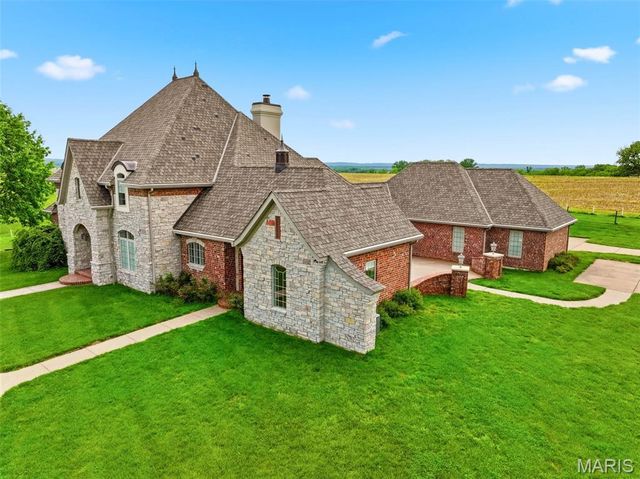 2662 N Hwy 79, Elsberry, MO 63343