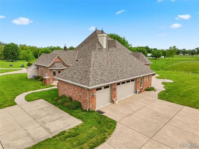 2662 N Hwy 79, Elsberry, MO 63343