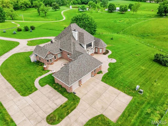 2662 N Hwy 79, Elsberry, MO 63343