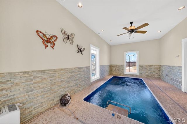 2662 N Hwy 79, Elsberry, MO 63343