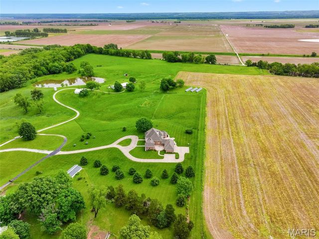 2662 N Hwy 79, Elsberry, MO 63343