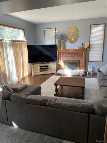 45357 Glengarry Boulevard, Canton, MI 48188