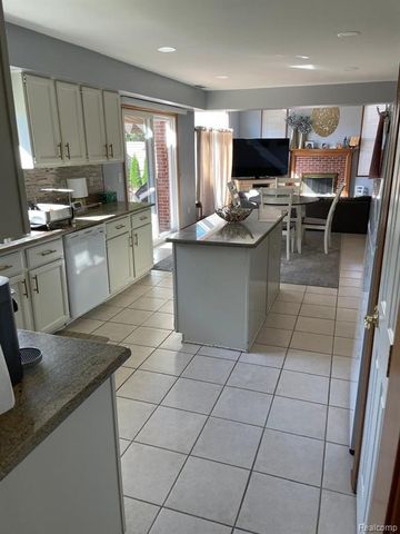 45357 Glengarry Boulevard, Canton, MI 48188