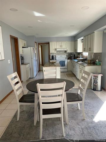 45357 Glengarry Boulevard, Canton, MI 48188