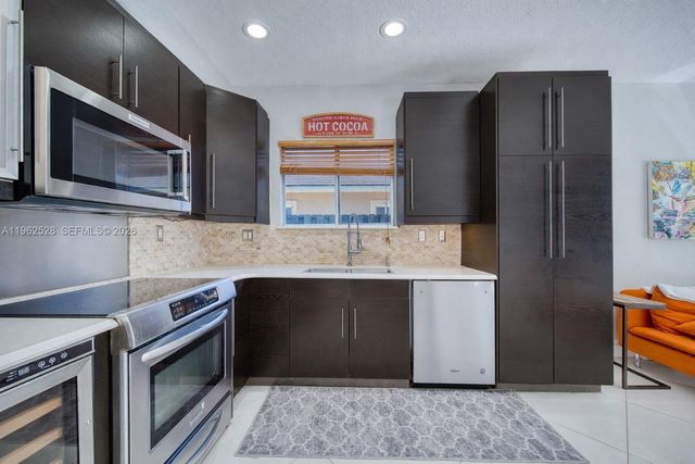 3228 SE 3rd Dr, Homestead, FL 33033