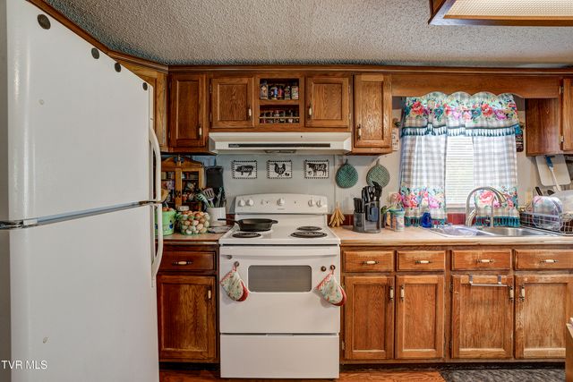 141 Hensen Avenue, Piney Flats, TN 37686
