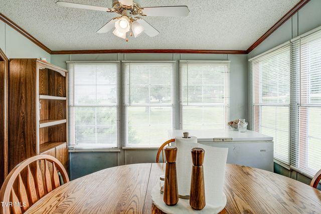 141 Hensen Avenue, Piney Flats, TN 37686
