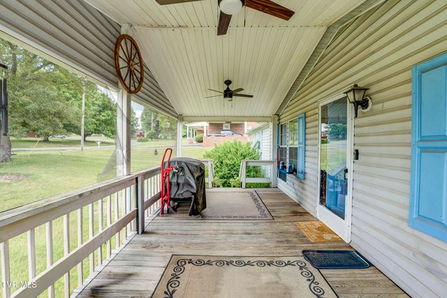141 Hensen Avenue, Piney Flats, TN 37686