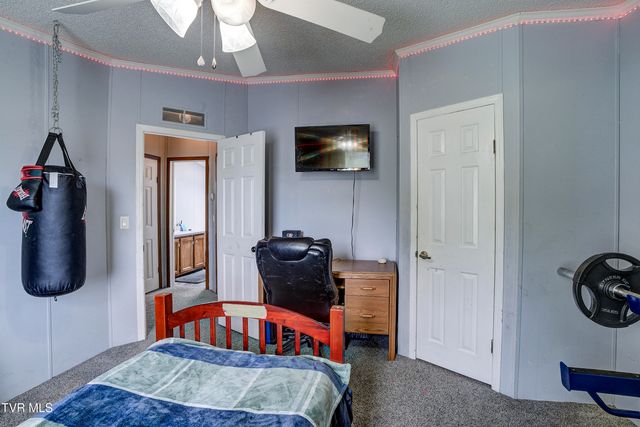 141 Hensen Avenue, Piney Flats, TN 37686