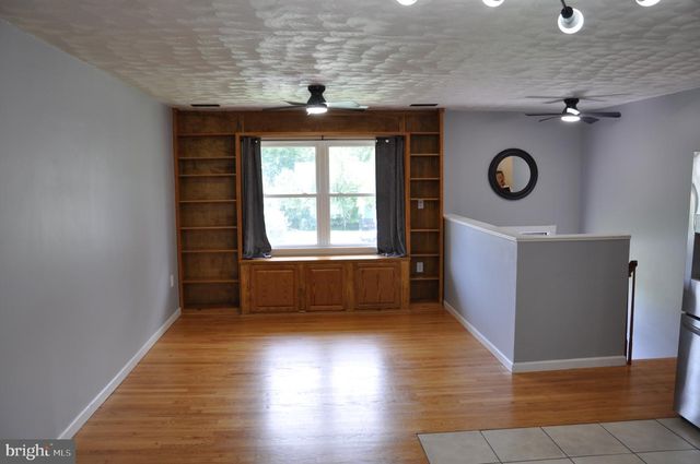 1310 WHITTIER AVE, Winchester, VA 22601