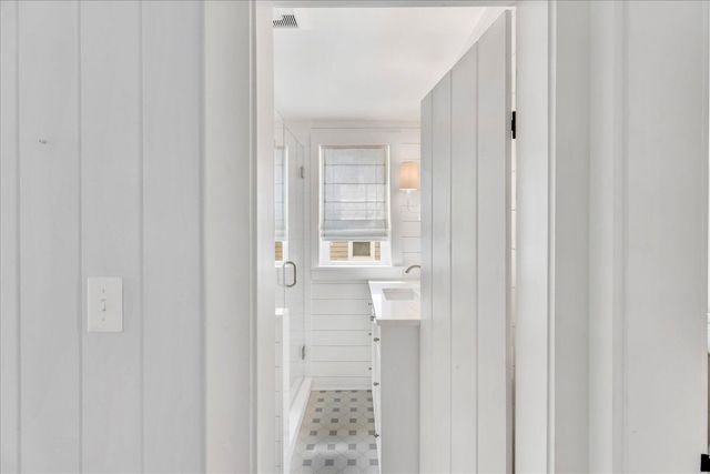 25 Lake Road E, West Yarmouth, MA 02673