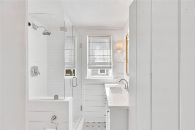 25 Lake Road E, West Yarmouth, MA 02673