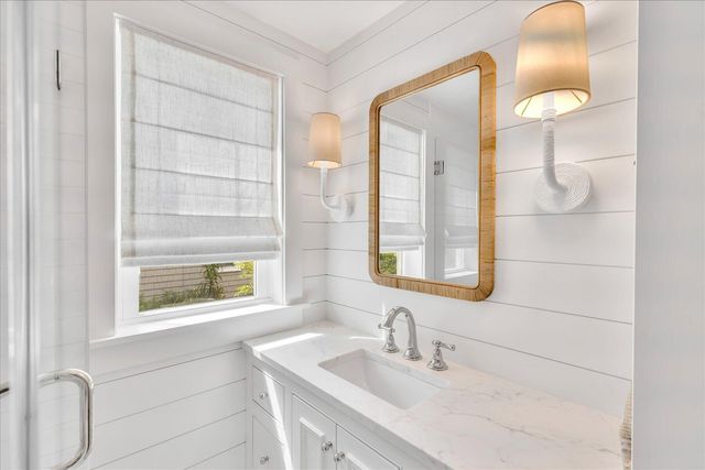 25 Lake Road E, West Yarmouth, MA 02673