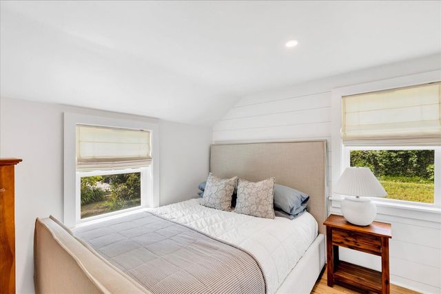 25 Lake Road E, West Yarmouth, MA 02673