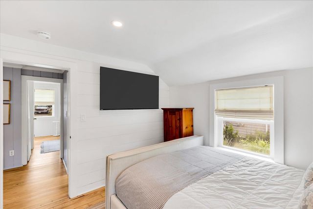 25 Lake Road E, West Yarmouth, MA 02673