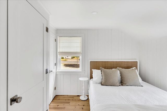 25 Lake Road E, West Yarmouth, MA 02673