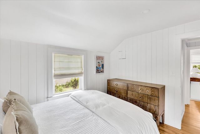 25 Lake Road E, West Yarmouth, MA 02673