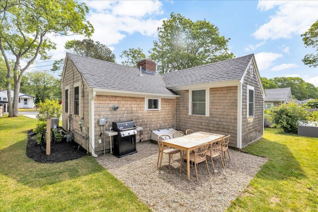 25 Lake Road E, West Yarmouth, MA 02673