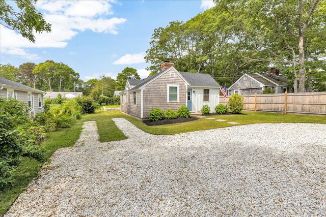 25 Lake Road E, West Yarmouth, MA 02673