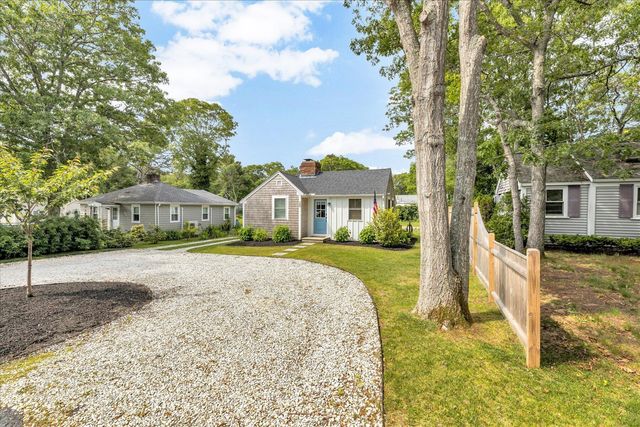 25 Lake Road E, West Yarmouth, MA 02673