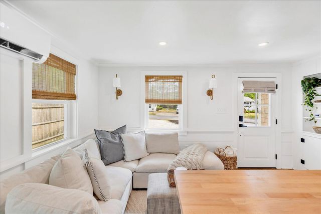 25 Lake Road E, West Yarmouth, MA 02673