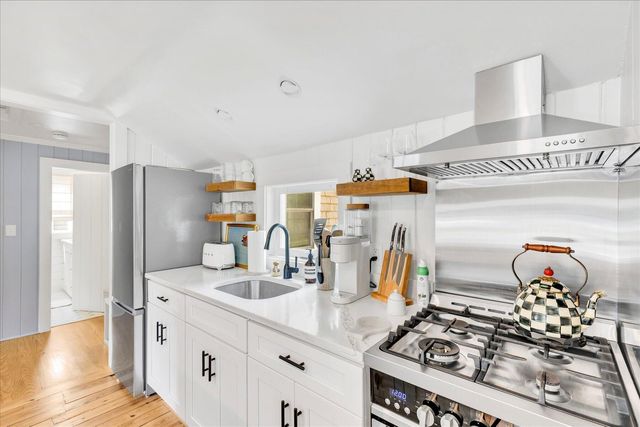 25 Lake Road E, West Yarmouth, MA 02673