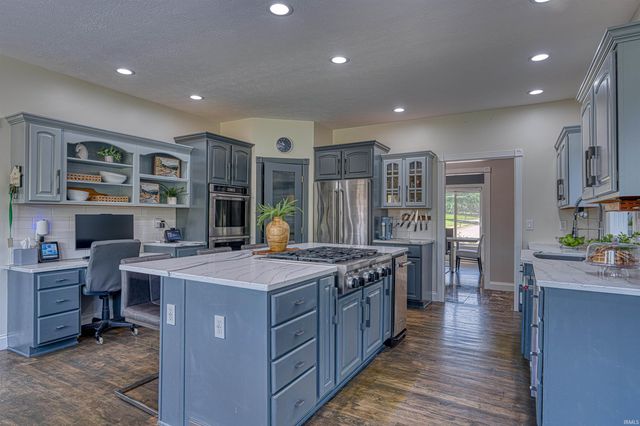 2177 Ledgewood Court, Newburgh, IN 47630