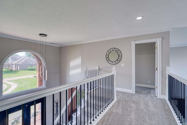 2177 Ledgewood Court, Newburgh, IN 47630