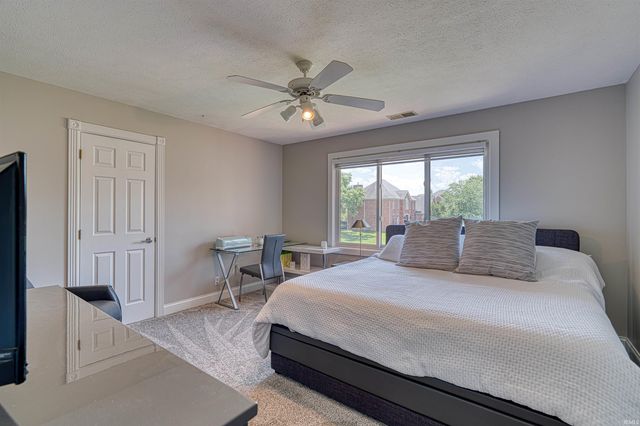 2177 Ledgewood Court, Newburgh, IN 47630