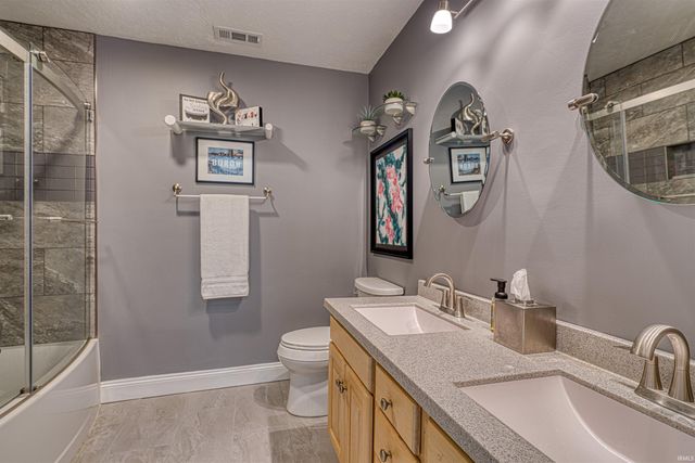 2177 Ledgewood Court, Newburgh, IN 47630