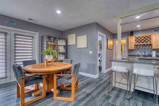 2177 Ledgewood Court, Newburgh, IN 47630