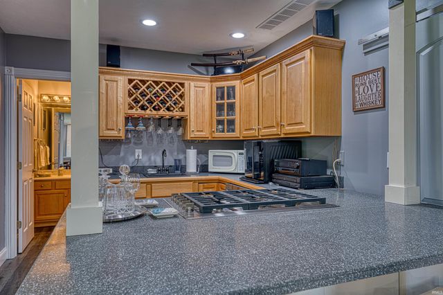 2177 Ledgewood Court, Newburgh, IN 47630