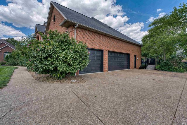 2177 Ledgewood Court, Newburgh, IN 47630