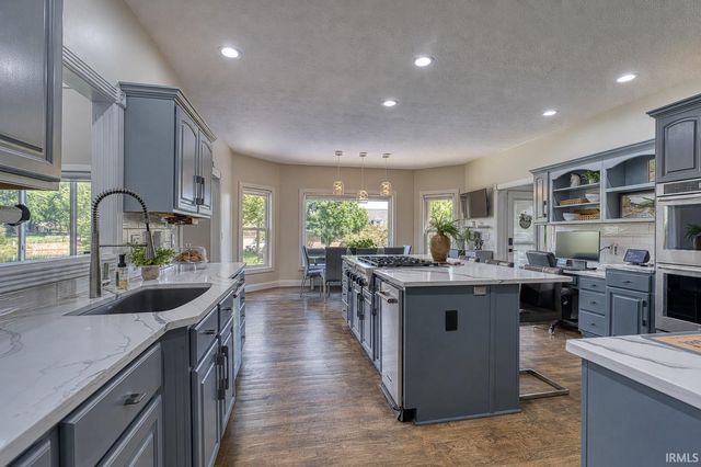 2177 Ledgewood Court, Newburgh, IN 47630