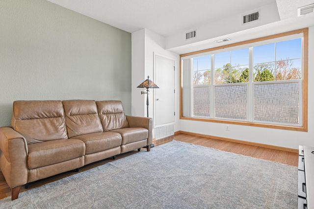 1800 Graham Avenue 121, Saint Paul, MN 55116