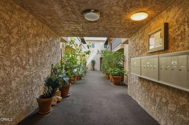 12321 Riverside Drive 105, Los Angeles, CA 91607