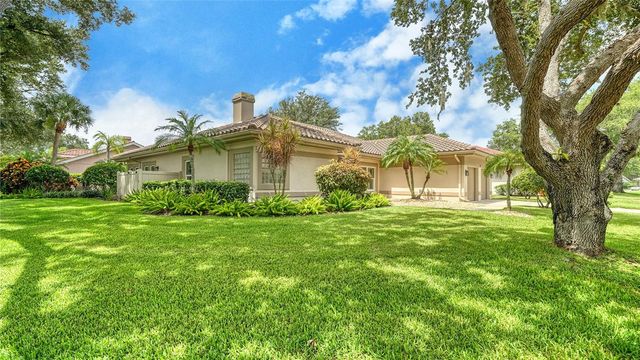 4322 HIGHLAND OAKS CIRCLE, Sarasota, FL 34235