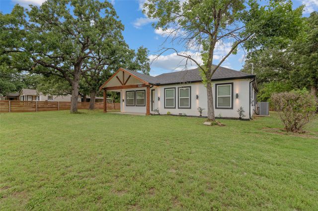 1024 Greenlee Street, Denton, TX 76201